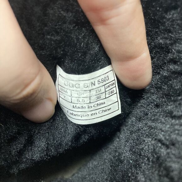 Ugg Bailey Button Short II 2 Black Sheepskin Suede Winter Boots, Women’s Size 7 - Picture 9 of 9